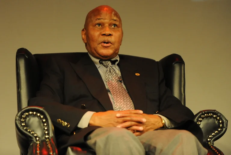 Kaizer Motaung Biography, Age, Wife, Chidren, Kaizer Chiefs FC